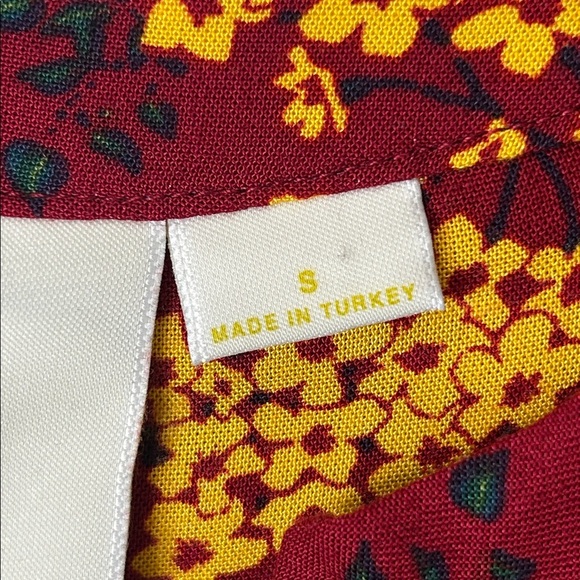 ANTHROPOLOGIE MAEVE Red Floral Long Sleeve Pintuck Blouse Size Small - Picture 7 of 16